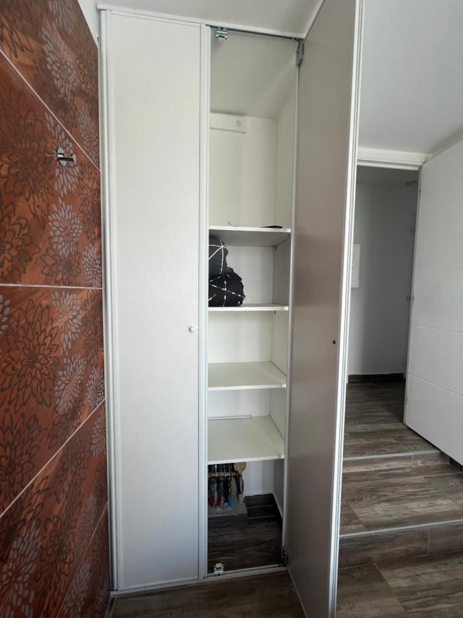 Appartement 4 Personnes, Aeroport Marseille Marignane Extérieur photo